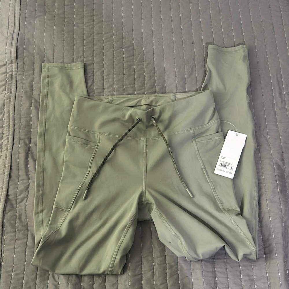 Yogalicious lux green pastel leggings in a small